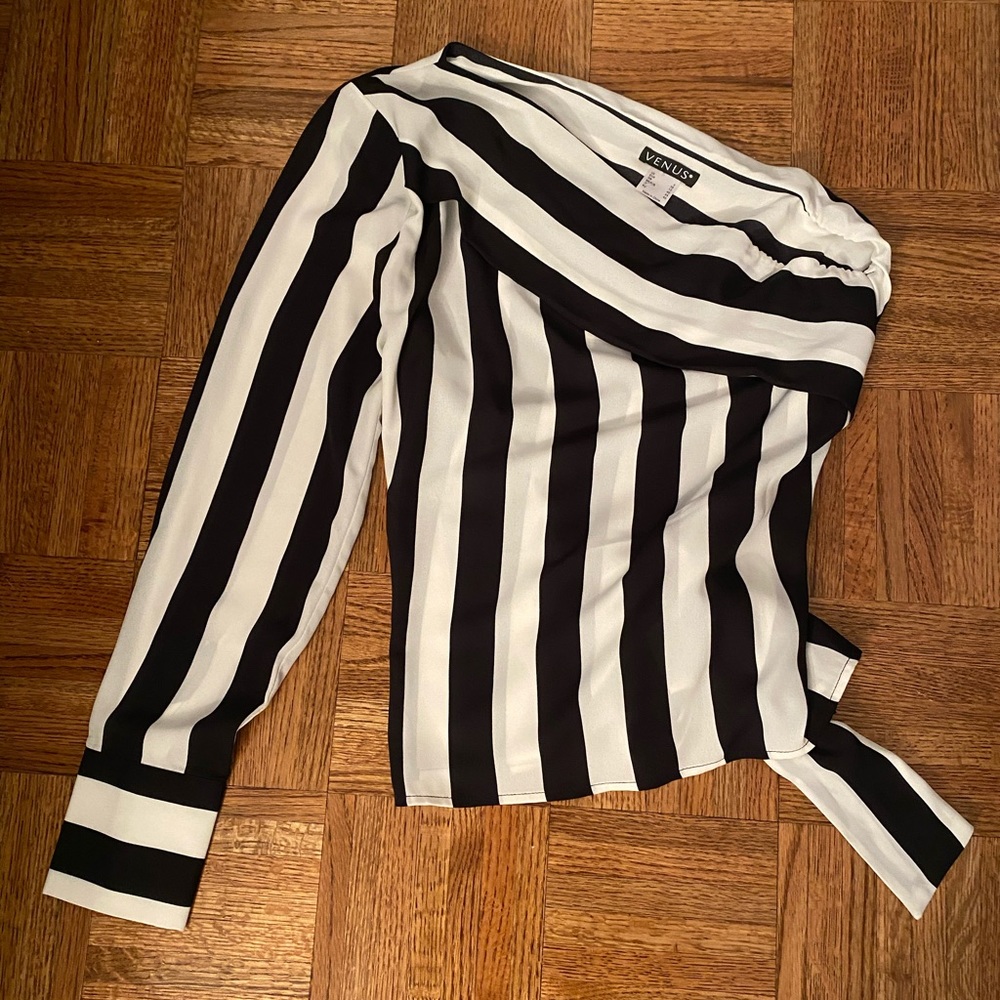 Venus off-the-shoulder striped top